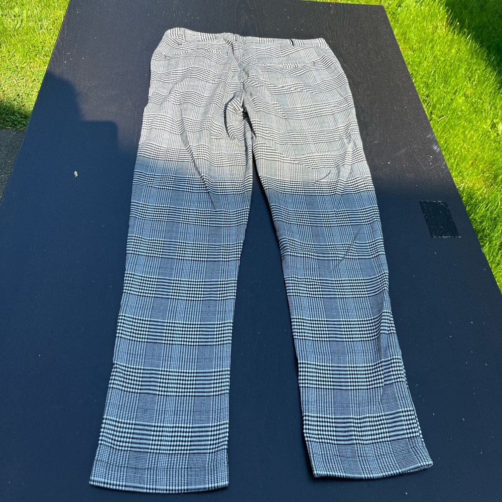 Hot Topic plaid plants with zipper closure
